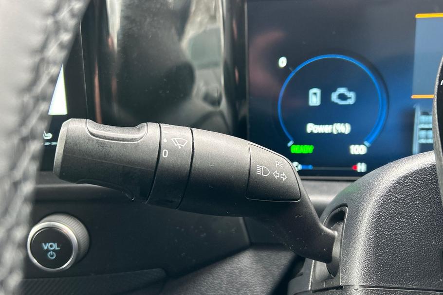 Used FORD TRANSIT CUSTOM MT75FFE 38