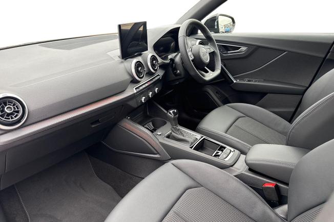 AUDI Q2 Photo 2