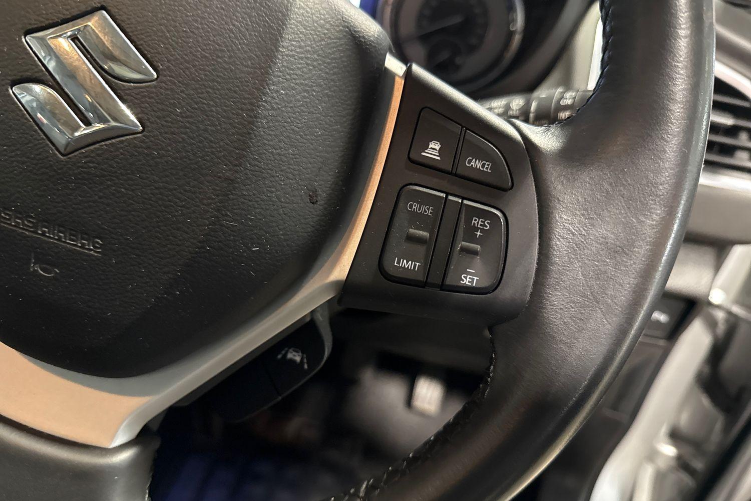 Suzuki S-Cross Photo 26