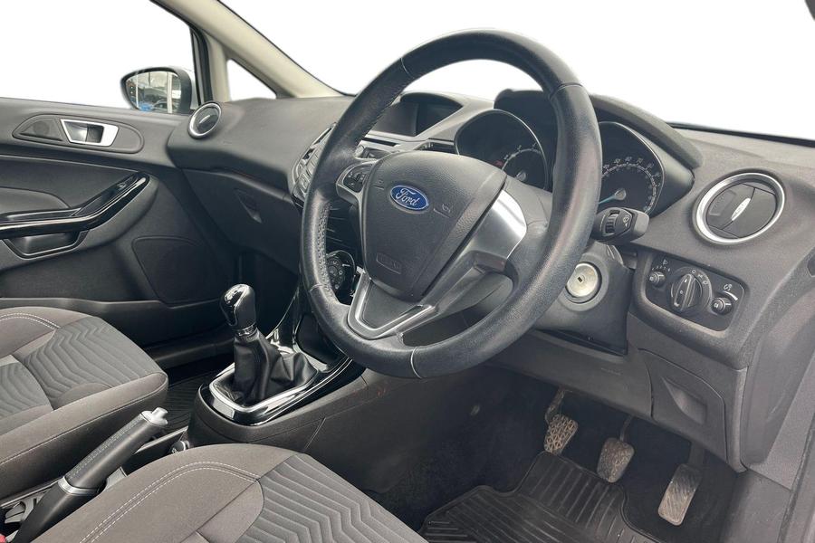 Ford FIESTA Photo autoimg-7a77f74731f88b7b73ee5a4f86f15d87f337dd9b.jpg