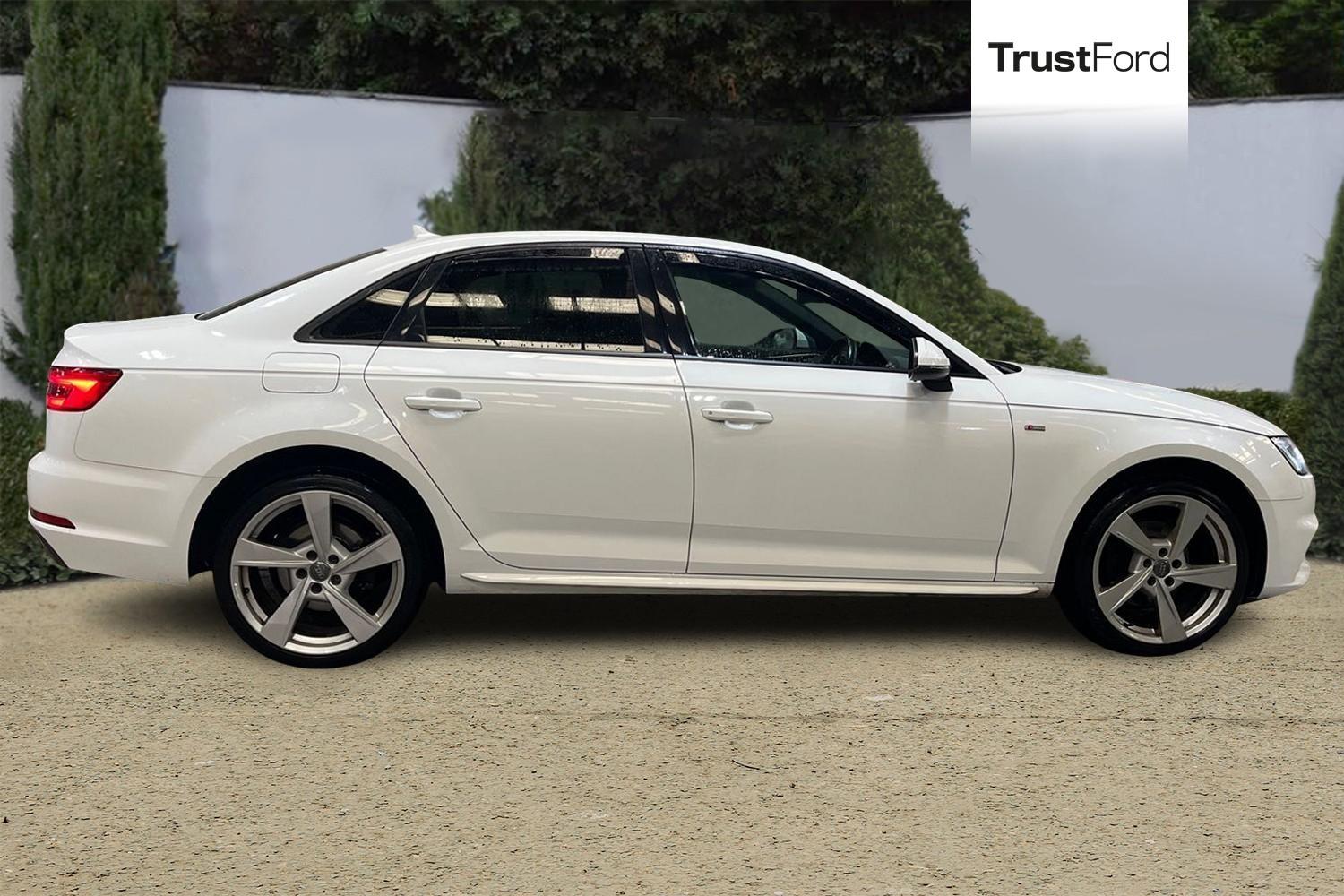 Audi A4 Photo 2