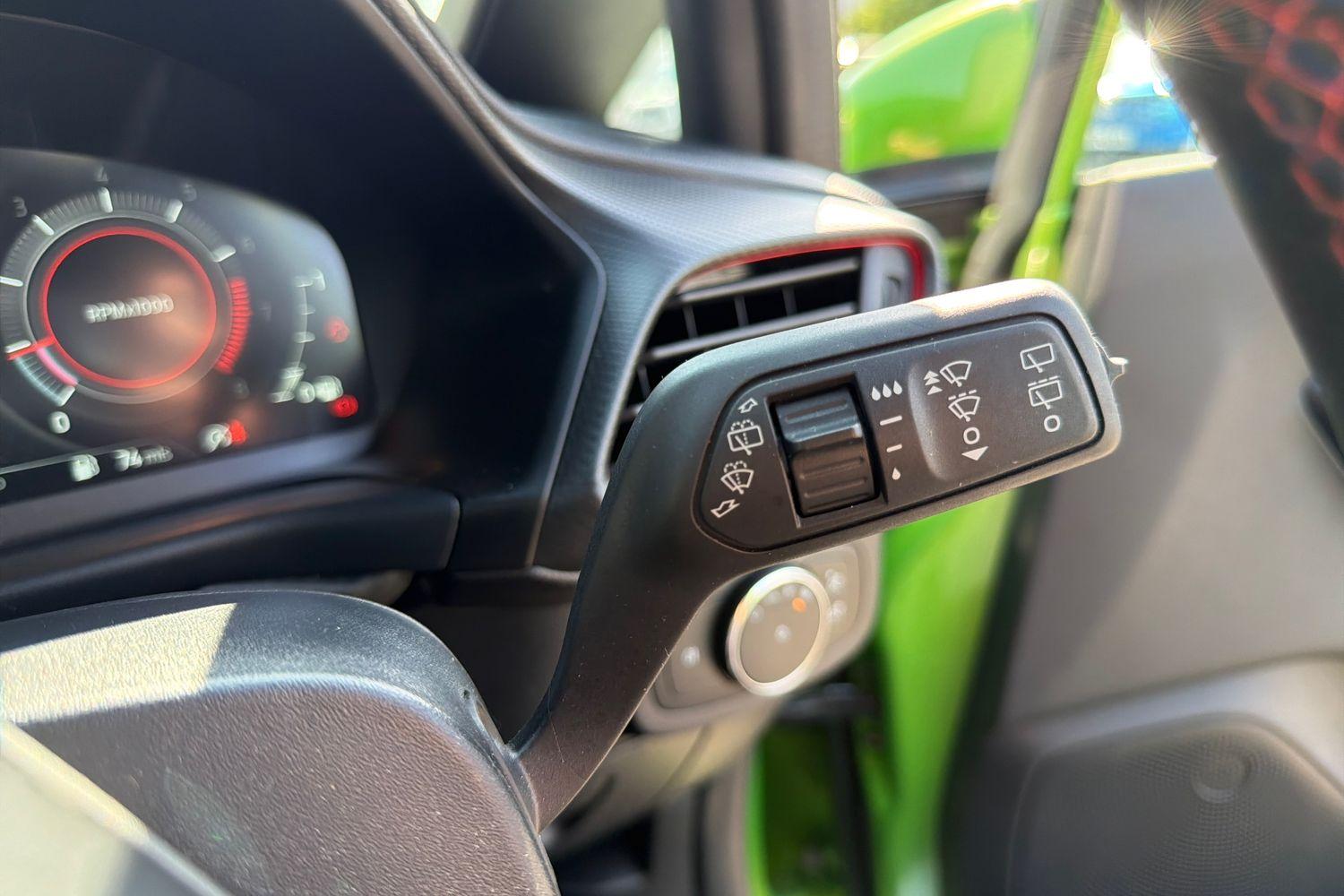 Ford FIESTA Photo 14