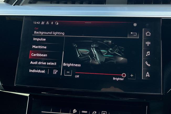 AUDI e-tron Photo 39
