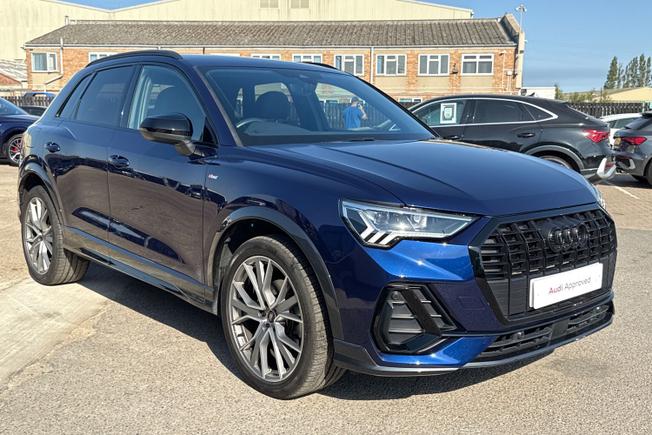 AUDI Q3 Photo 22