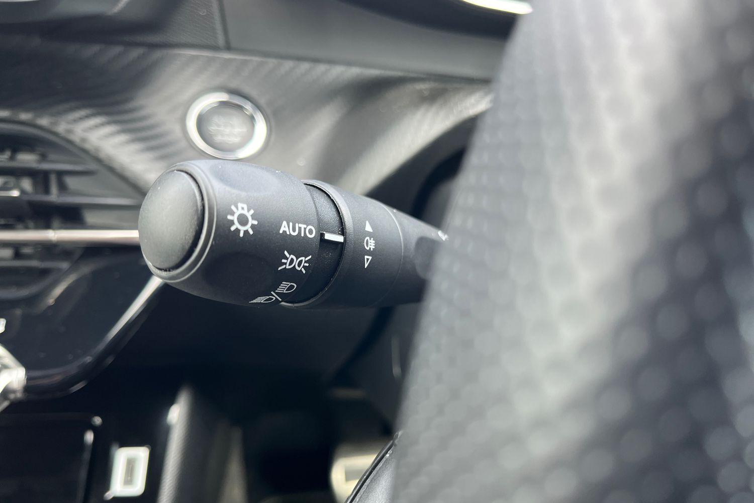 PEUGEOT 2008 Photo 13