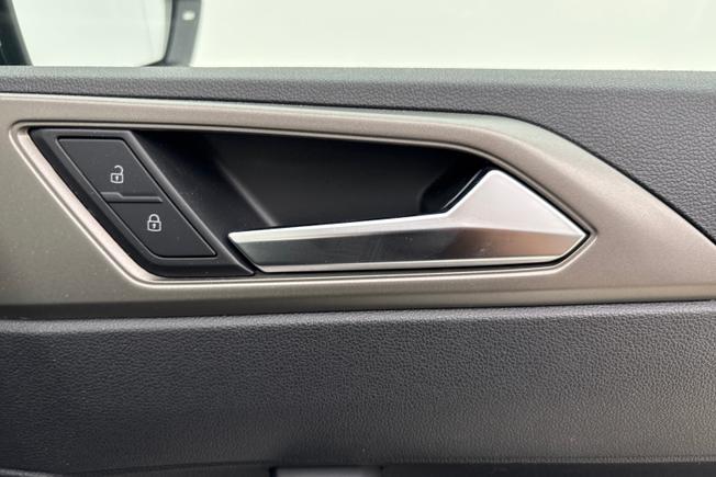 VOLKSWAGEN Polo Photo 27