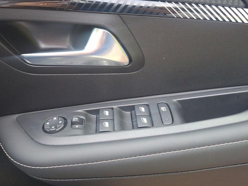 Used Peugeot 208 OV24WKU 24