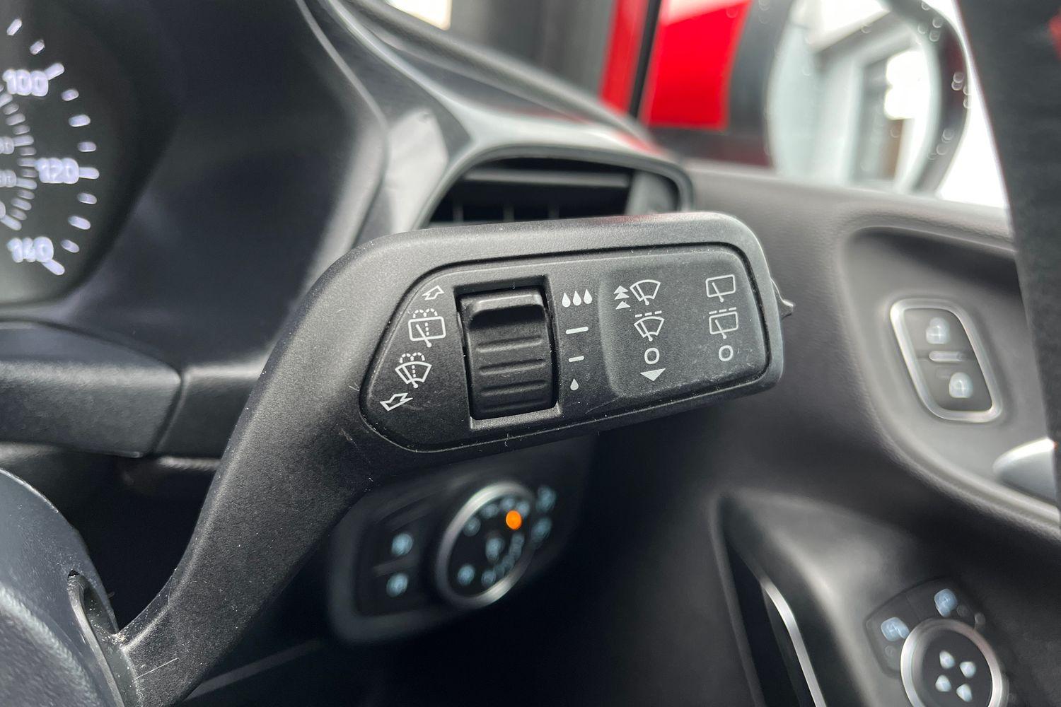 Ford FIESTA Photo 14