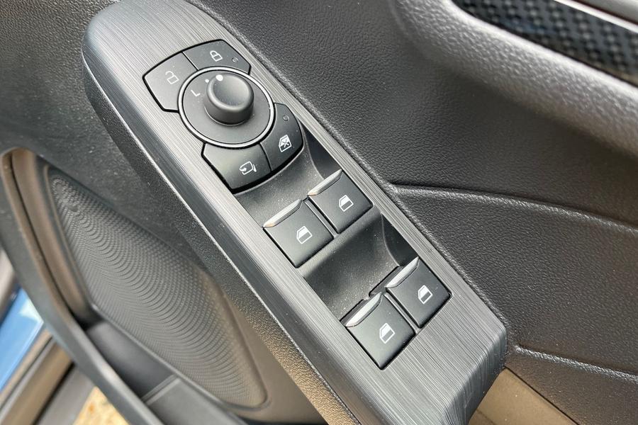 Ford Kuga Photo autoimg-7a948980e2177048a7d6f73bc91d0eb532935aa5.jpg
