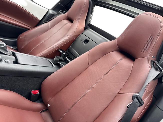 MAZDA MX-5 Photo 9