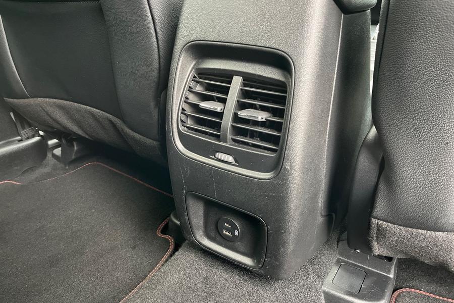 Ford Kuga Photo autoimg-7a9b2393713c90992ef0df0569a89a387bce24eb.jpg