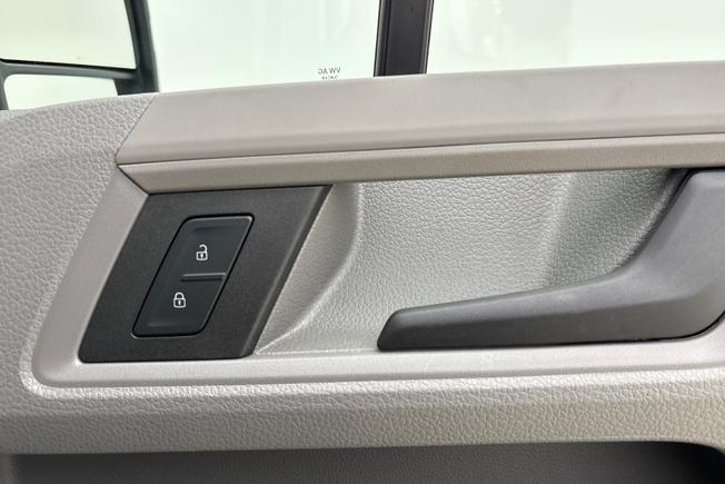VOLKSWAGEN Crafter Photo 22