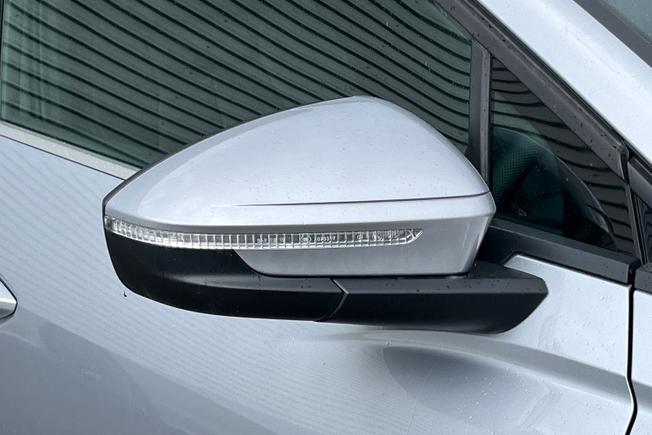 AUDI Q4 Photo 20
