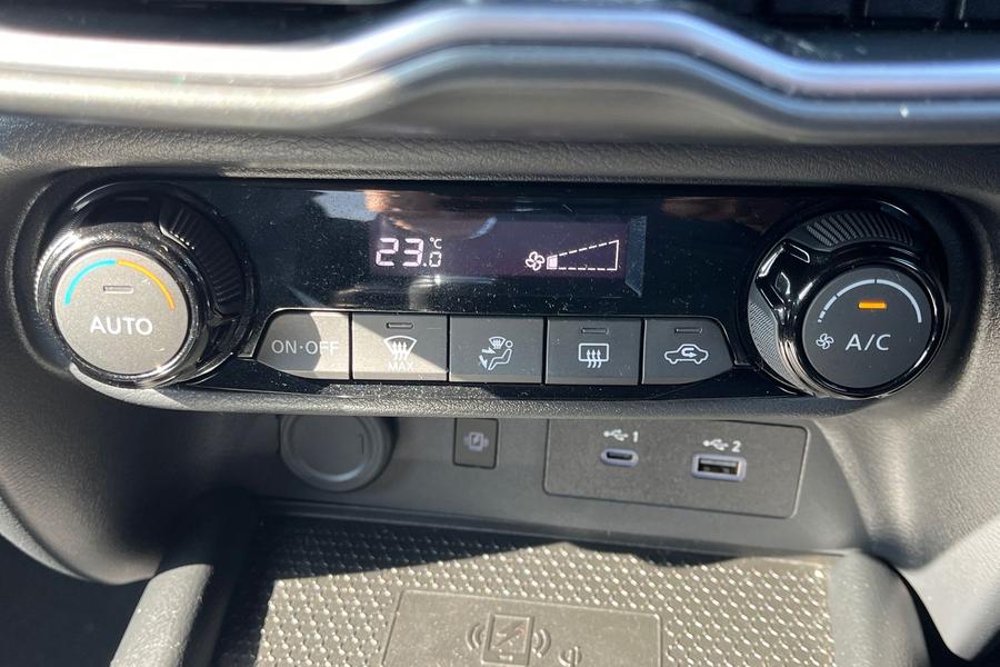 Nissan JUKE Photo autoimg-7aa56354f8b716aeab726f5dbab5fd45fbda2612.jpg