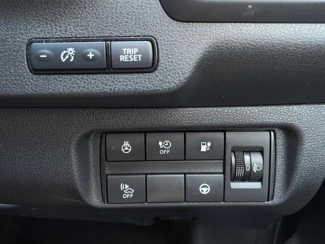 NISSAN Leaf Photo 38