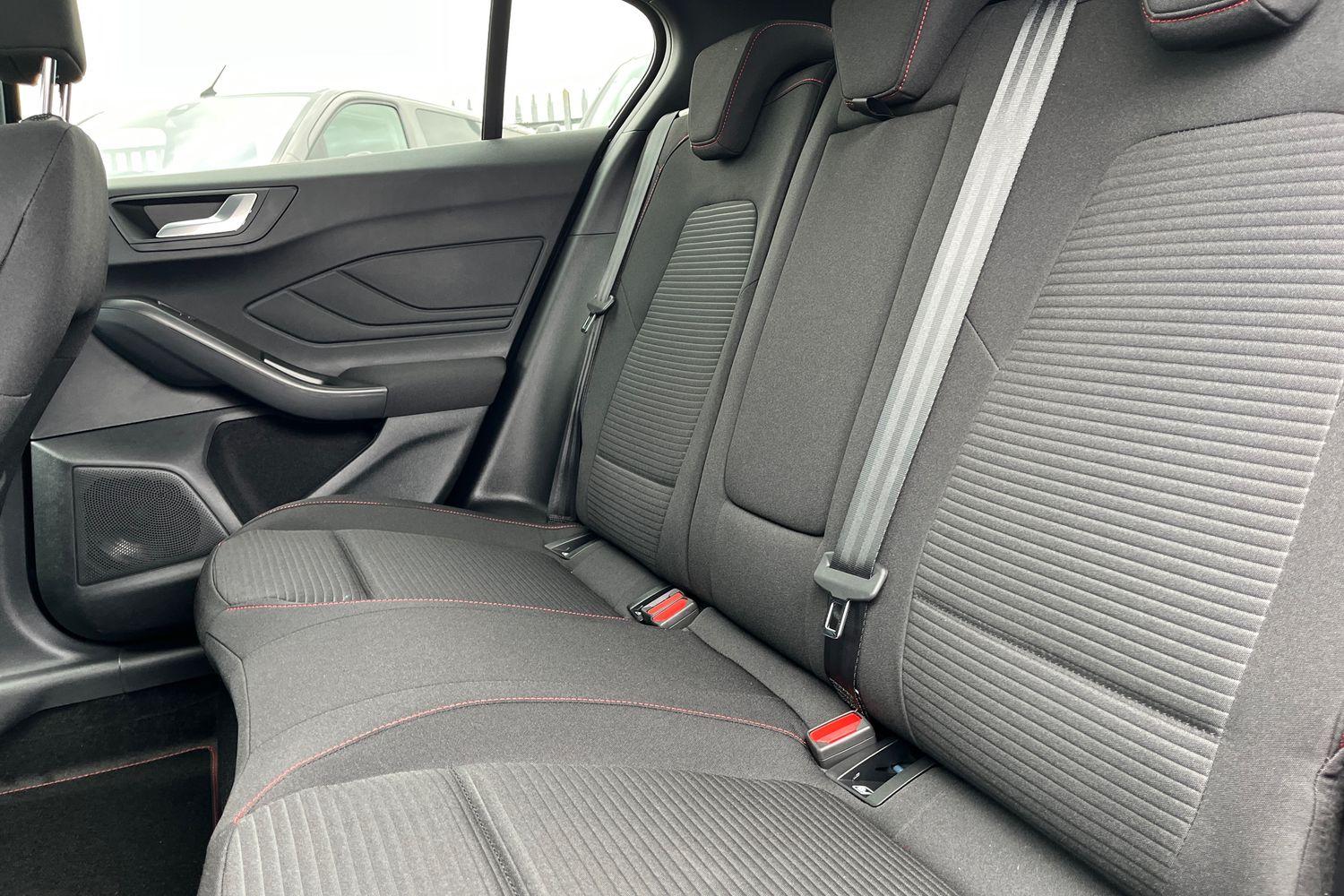 Ford FOCUS Photo 19