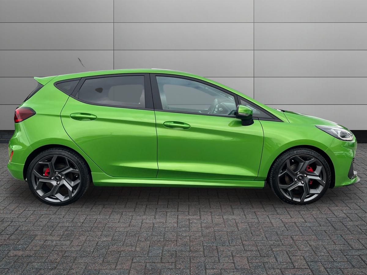 Ford Fiesta Photo 5