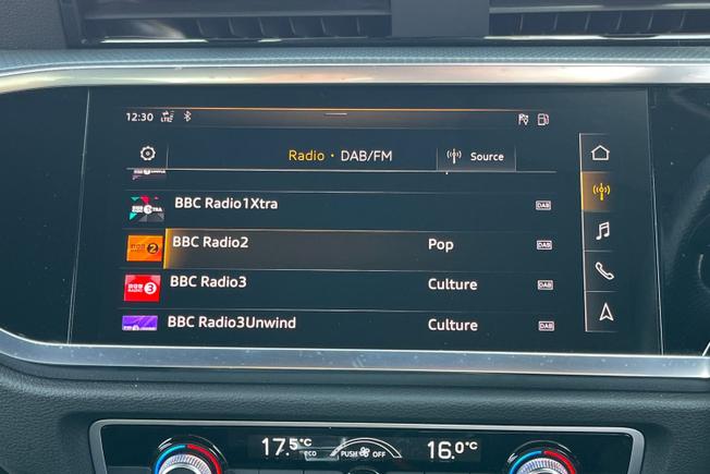 AUDI Q3 Photo 13