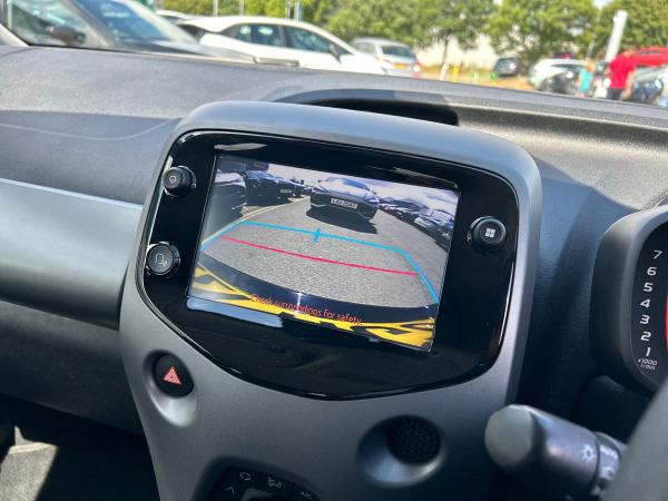 Toyota AYGO Photo autoimg-7aaae2036f83e1b40801e63b5fcd4b768b03aa85.jpg