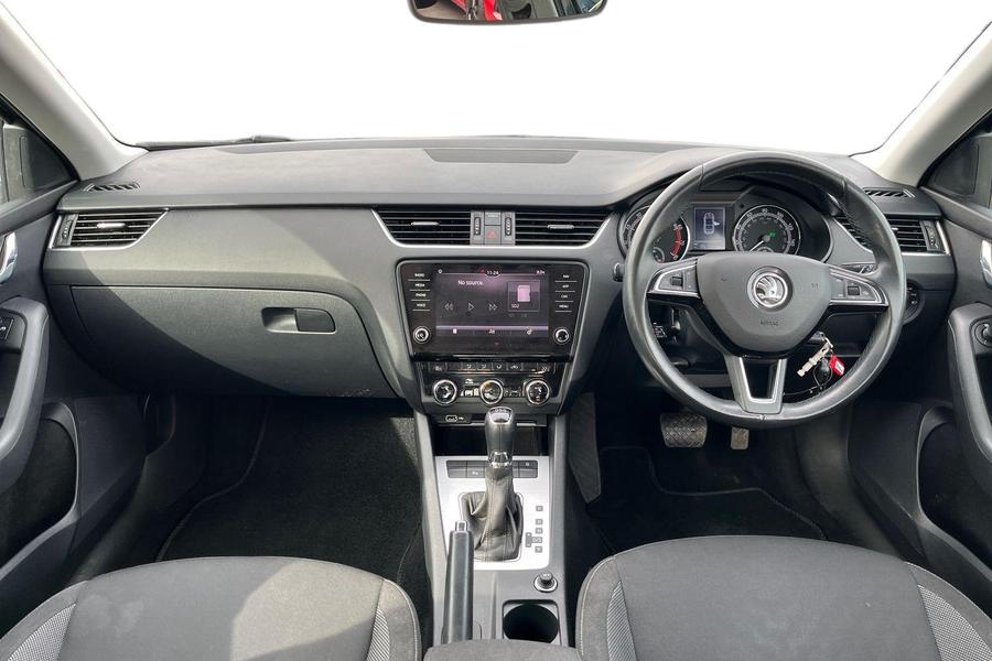 Skoda OCTAVIA Photo autoimg-7aab530b10665ad3d832c18ac2c1ea1af020ad2e.jpg