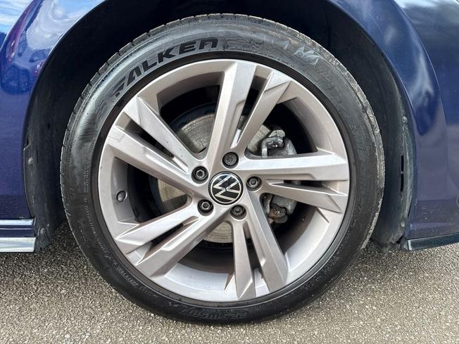 VOLKSWAGEN Golf Photo 32