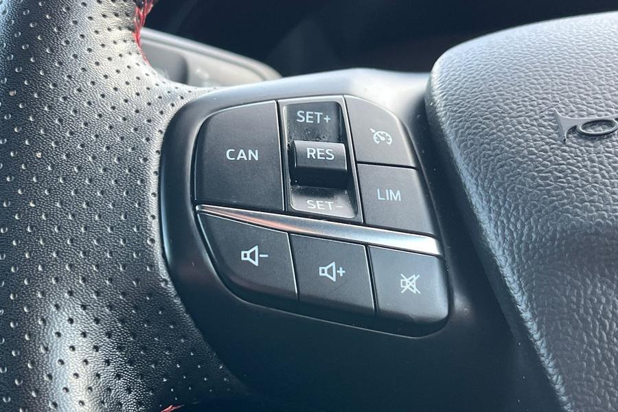 Ford FOCUS Photo autoimg-7aaefaabec1c0982917e1b3c9fb868a96ba00cbe.jpg