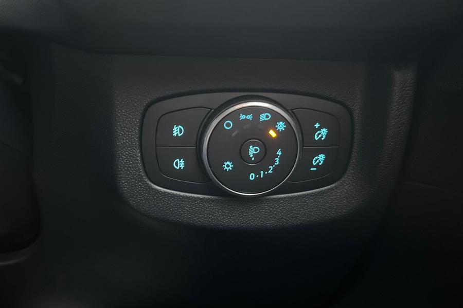 Ford E-Tourneo Courier Photo autoimg-7aaf24f54dd9d2659c242ef1c9dcd86757c5af12.jpg