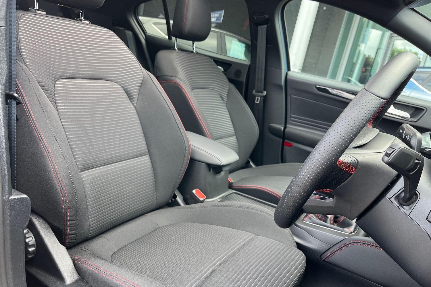 Ford FOCUS Photo 16