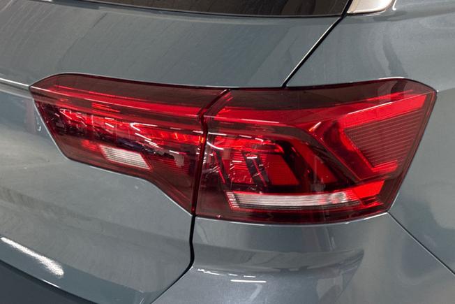 VOLKSWAGEN T-Roc Photo 18