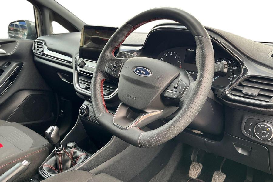 Ford FIESTA Photo autoimg-7abac4dea3948129b7676fa831ee5647e48e88f2.jpg