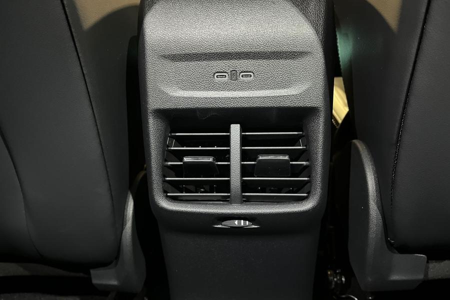 Ford Explorer Photo autoimg-7abae7a0304d0f26c754808e0bce7c18bf2b8936.jpg