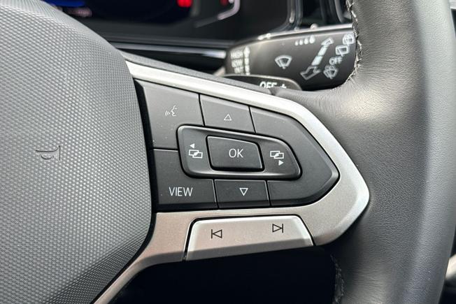 VOLKSWAGEN T-Roc Photo 17
