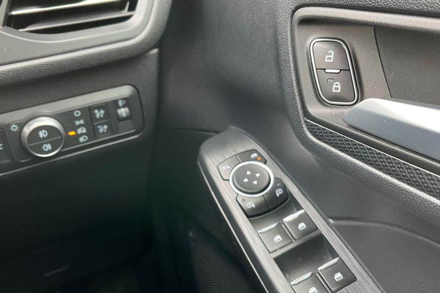 Ford KUGA Photo autoimg-7ac300cda9c7d47538e7a38d29cbafe674c83150.jpg