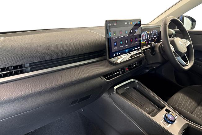 VOLKSWAGEN T-Roc Photo 2