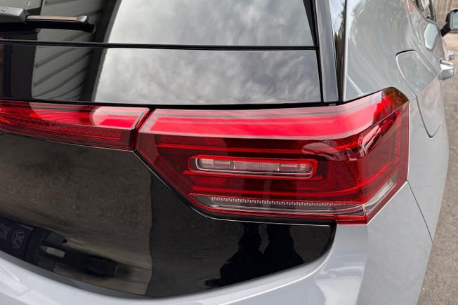 VOLKSWAGEN ID.3 Photo 18