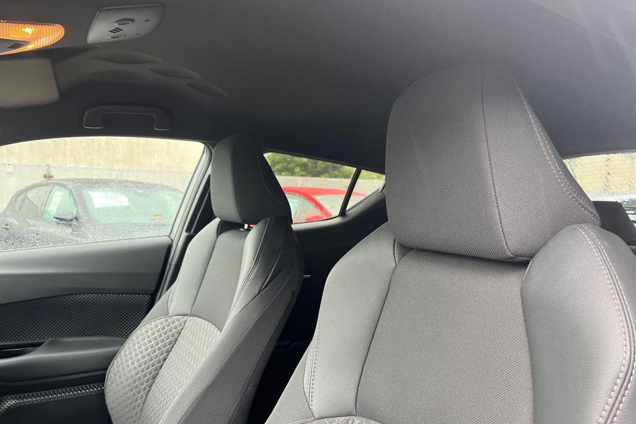 Toyota C-HR Photo autoimg-7ac8e8fcfb75cd2fe3bf9a5e2e89589569b2fe62.jpg