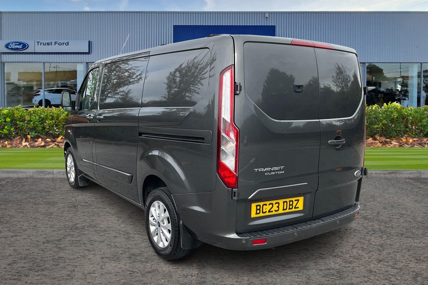 Ford Transit Custom Photo 1
