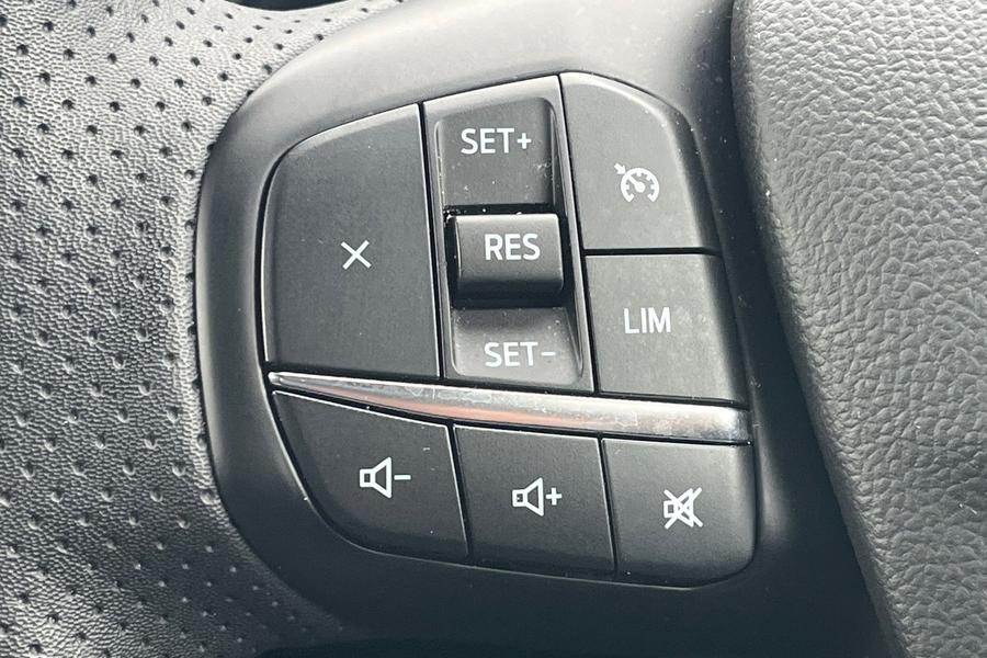 Ford Kuga Photo autoimg-7acf0d071d15731124ba2b02d2f45edcd4732946.jpg