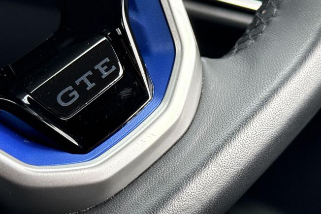 VOLKSWAGEN Golf Photo 36