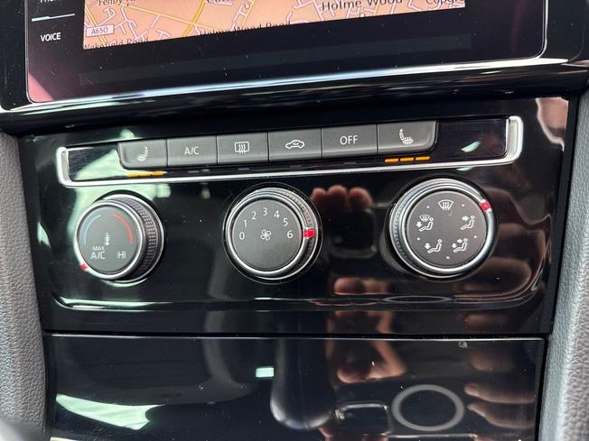 VOLKSWAGEN Golf Photo 33