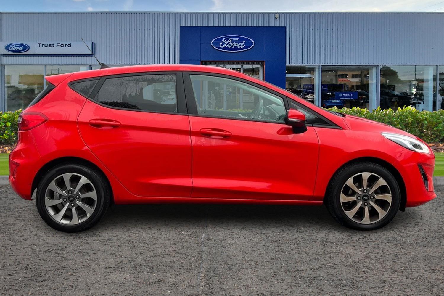 Ford FIESTA Photo 2