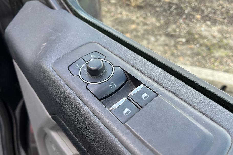 Used FORD TRANSIT CUSTOM WM24NUB 32