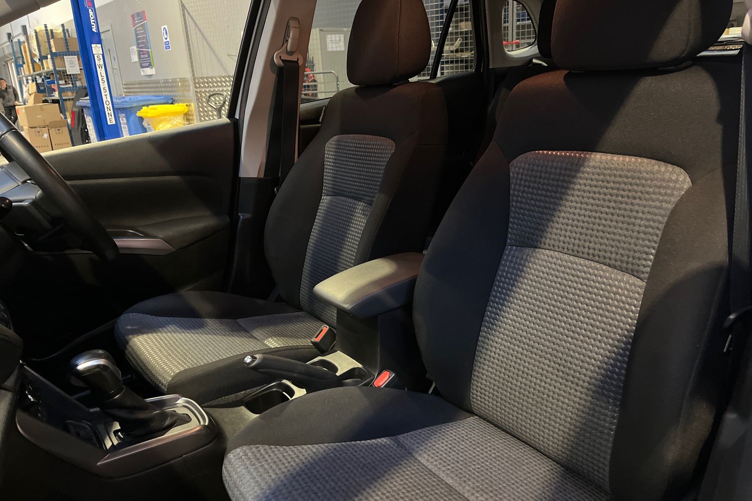 Suzuki S-CROSS Photo 18