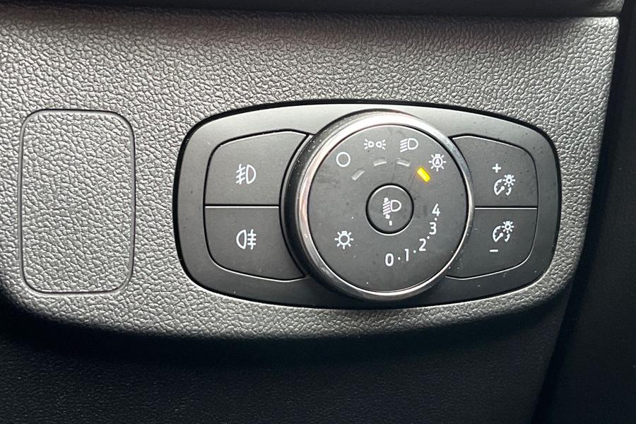 Ford FOCUS Photo autoimg-7ade3f30141f3894608f8e788fbdbbd45cdc2e0c.jpg