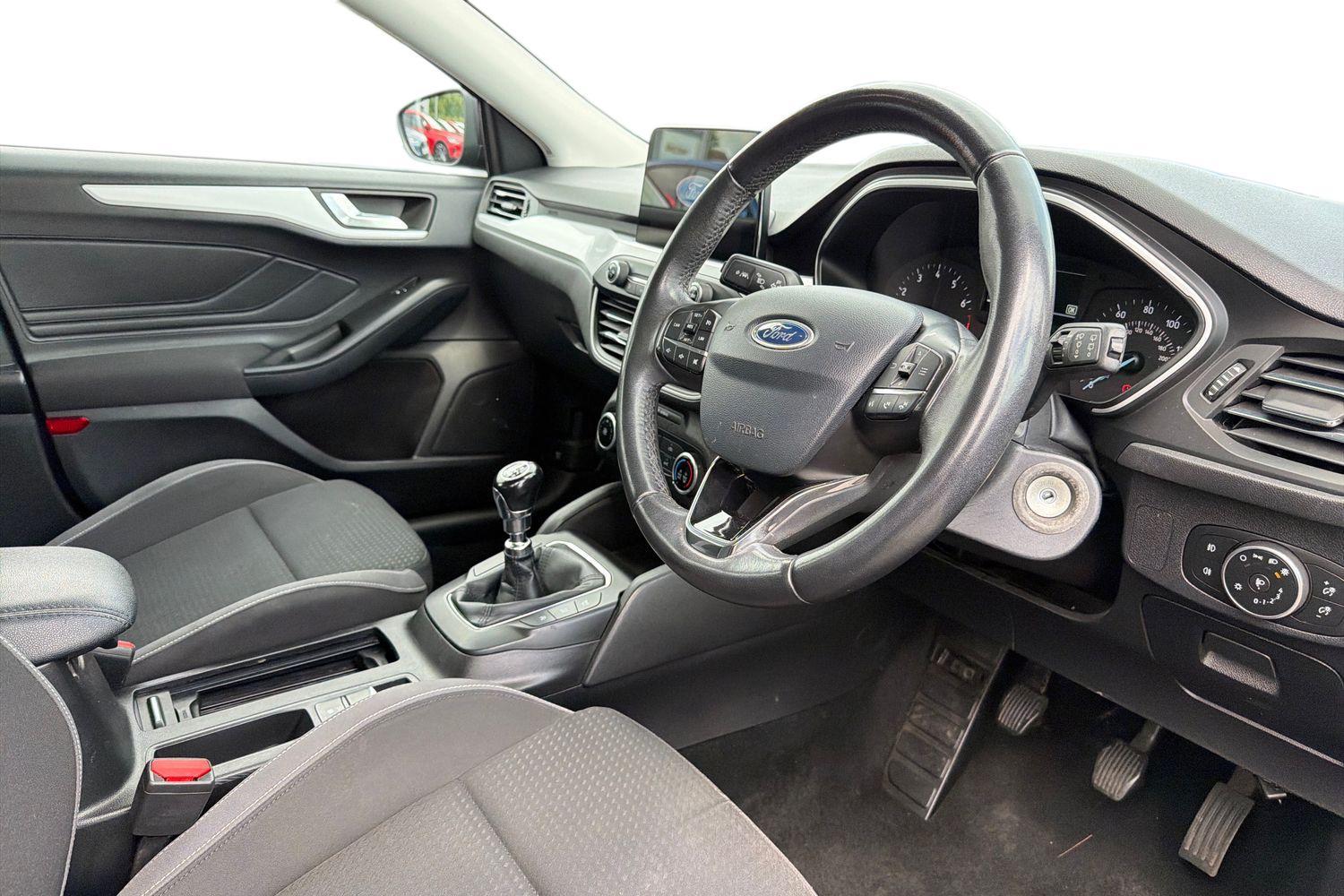 Ford FOCUS Photo 8