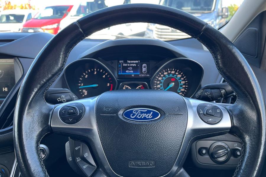 Ford KUGA Photo autoimg-7ae5e0db9abb0ae1ac76aa332383f2bcf84b7647.jpg
