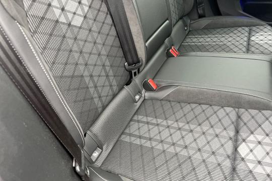 Volkswagen Golf Photo autoimg-7ae6c0953130bb028f3926cb1bf4750c00f0df07.jpg