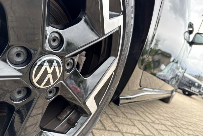 VOLKSWAGEN Golf Photo 22