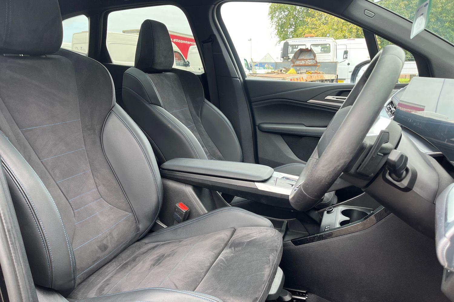 BMW 2 SERIES Photo 16