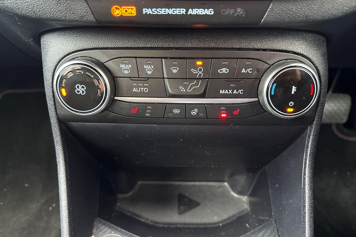 Ford FIESTA Photo 27